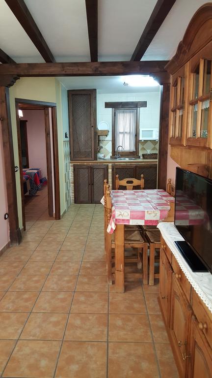 Apartamentos Rurales Tauro Cabezuela Del Valle Exterior photo